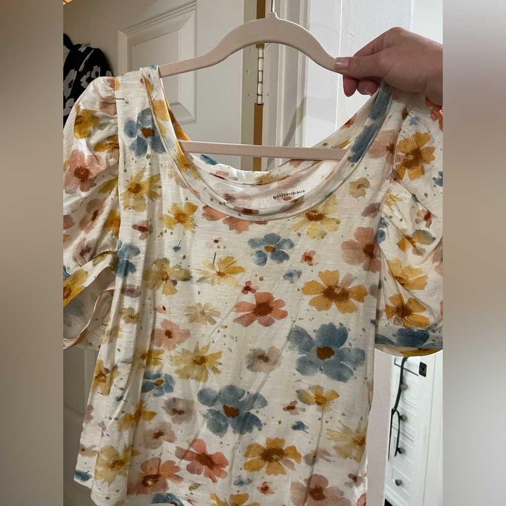 Anthropology T-Shirt with puff sleeves -size S